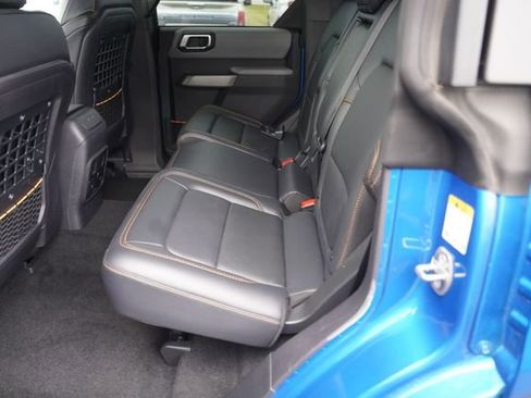 Used 2023 Ford Bronco Badlands image 12