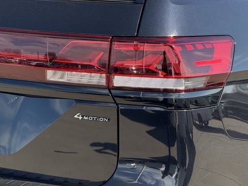 New 2026 Volkswagen Atlas Peak Edition AWD/4WD image 14