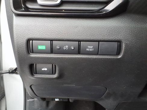 Used 2022 Nissan Sentra SV image 11