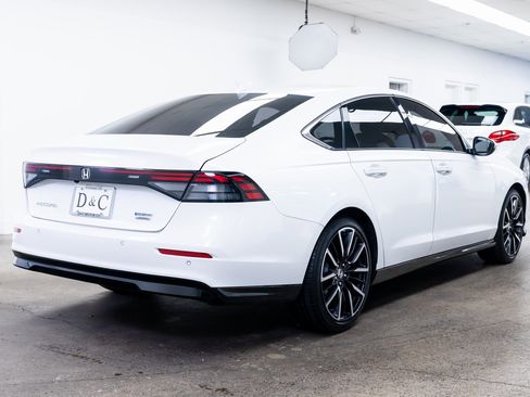 Used 2023 Honda Accord Touring image 6