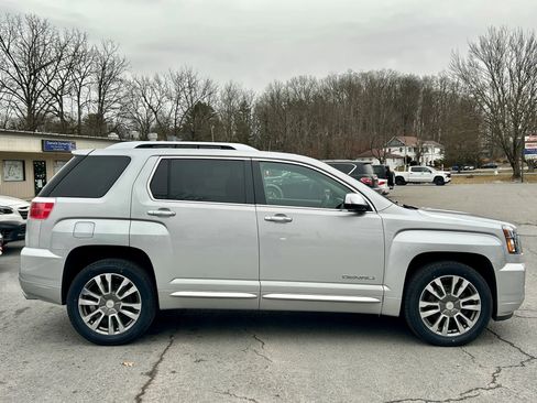 Used 2017 GMC Terrain Denali w/ Cargo Package image 9