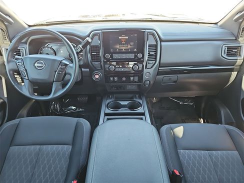 Used 2024 Nissan Titan SV image 9