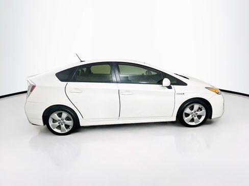 Used 2015 Toyota Prius Five w/ Advanced Technology Package FWD image 10