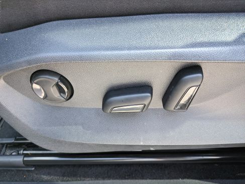 Certified 2023 Volkswagen Tiguan SE FWD image 22