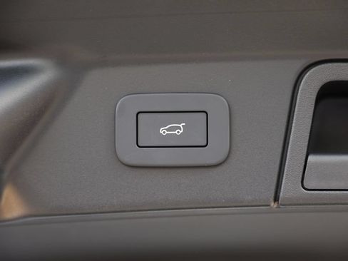 New 2026 Land Rover Range Rover Velar S AWD/4WD image 13