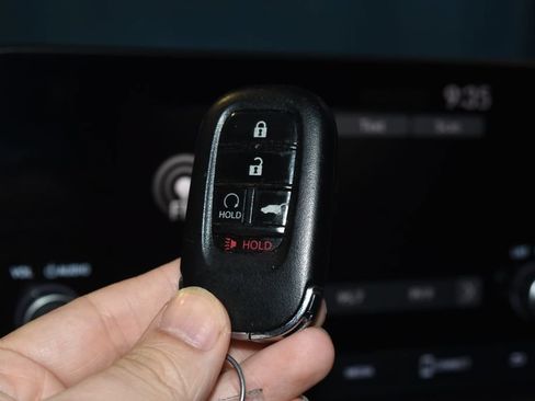 Used 2025 Honda HR-V Sport image 16
