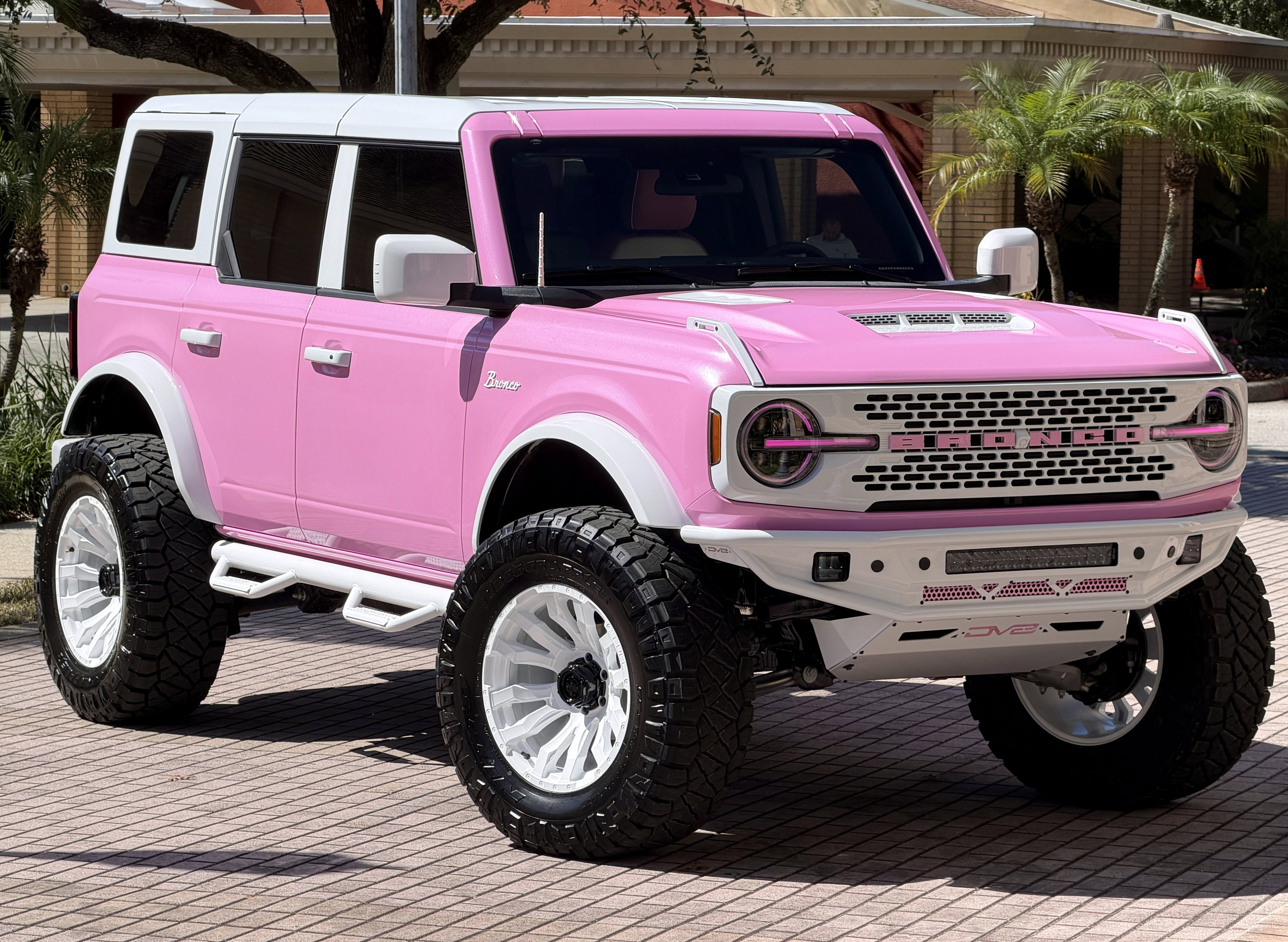 Used 2025 Ford Bronco Outer Banks AWD/4WD image 4