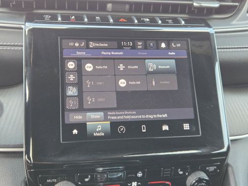 Used 2023 Jeep Grand Cherokee Altitude RWD image 9