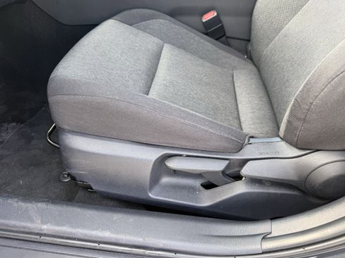 Used 2025 Toyota Camry LE image 28