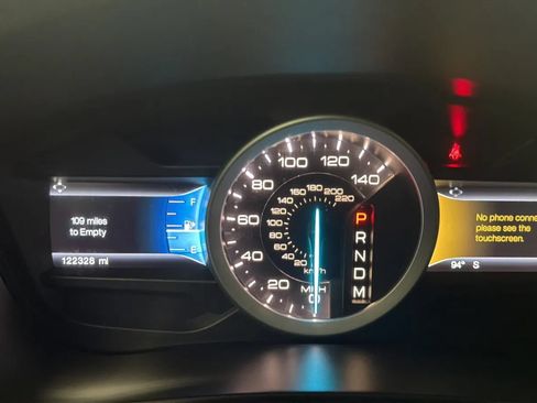 Used 2015 Ford Explorer XLT w/ Equipment Group 201B FWD image 11