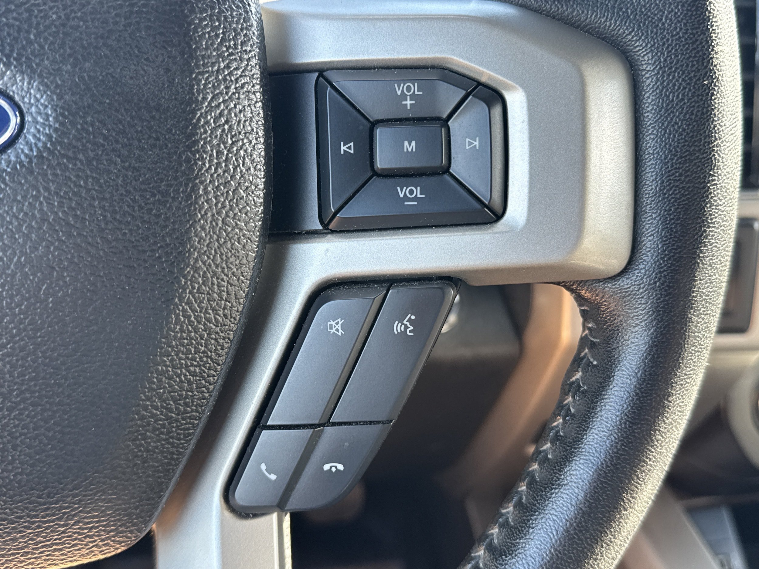 Used 2019 Ford F150 Lariat w/ Equipment Group 502A Luxury AWD/4WD image 38