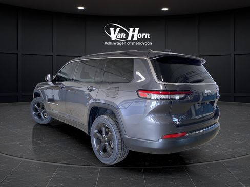 Used 2022 Jeep Grand Cherokee L Limited AWD/4WD image 5
