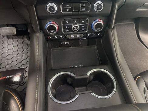 Used 2024 GMC Yukon AT4 image 27