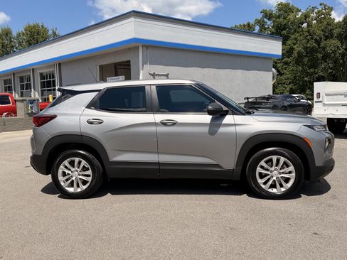 Used 2023 Chevrolet TrailBlazer LS FWD image 13