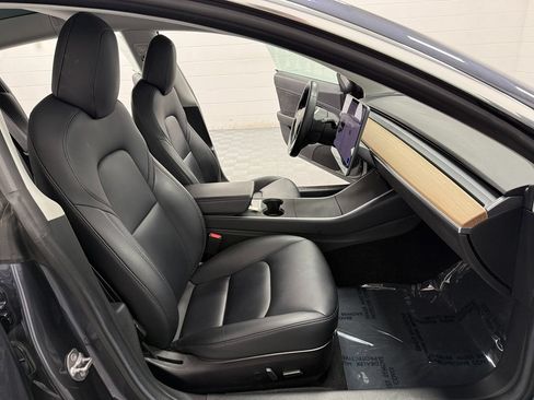 Used 2018 Tesla Model 3 Long Range RWD image 14