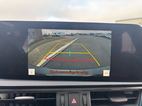 Used 2023 Lexus ES 350 w/ Luxury Package image 22