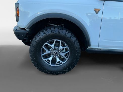 Used 2024 Ford Bronco Badlands image 15