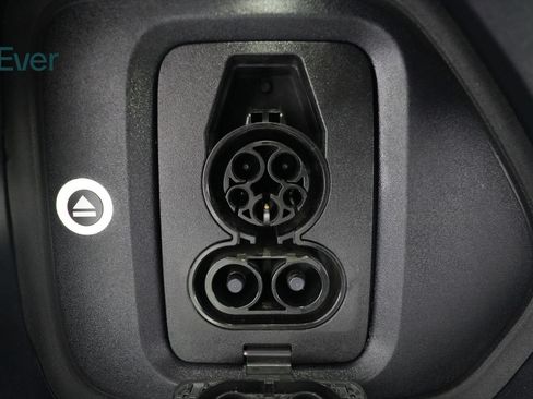 Used 2025 Rivian R1S Adventure Dual AWD/4WD image 10