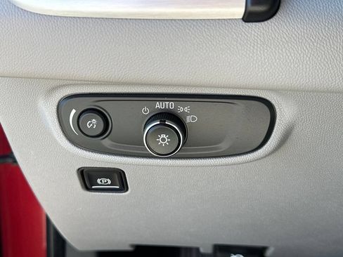 Used 2018 GMC Terrain SLE w/ Driver Convenience Package FWD image 18
