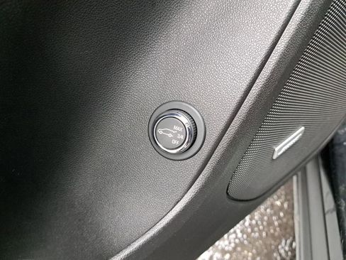 Used 2020 Chevrolet Blazer RS image 36