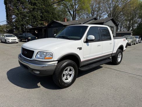 Used 2002 Ford F150 XLT image 2
