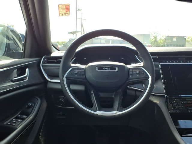 Certified 2023 Jeep Grand Cherokee Altitude AWD/4WD image 17