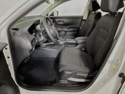 Certified 2023 Honda HR-V LX image 30