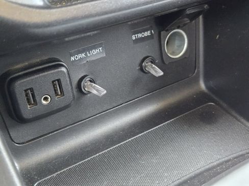 Used 2022 Chevrolet Colorado LT w/ Fleet Safety Package RWD image 21