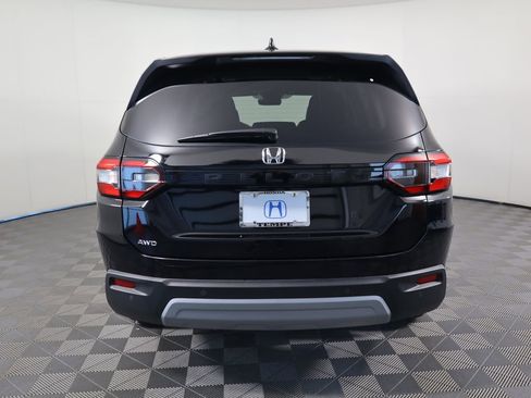 Used 2025 Honda Pilot EX-L image 6
