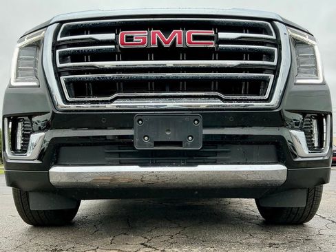 Used 2023 GMC Yukon SLT AWD/4WD image 9