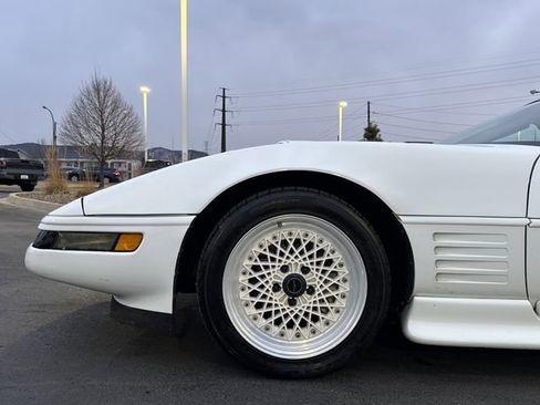 Used 1992 Chevrolet Corvette Convertible image 22