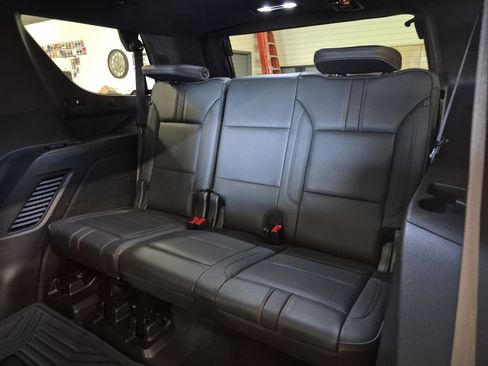 Used 2022 Chevrolet Tahoe RST w/ Sport Performance Package RWD image 16