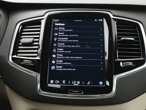 Used 2023 Volvo XC90 T8 Plus image 15