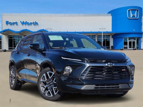 Used 2025 Chevrolet Blazer RS image 1