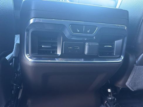 Used 2023 GMC Sierra 2500 Denali w/ Denali Ultimate Package image 17