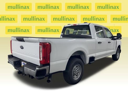 New 2026 Ford F250 XL w/ XL Chrome Package image 3