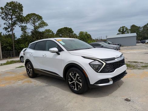 Certified 2023 Kia Sportage EX FWD image 3