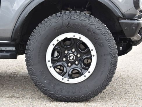 Used 2023 Ford Bronco Outer Banks w/ Sasquatch Package image 4