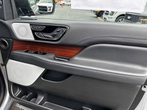 Certified 2023 Lincoln Navigator Reserve AWD/4WD image 35