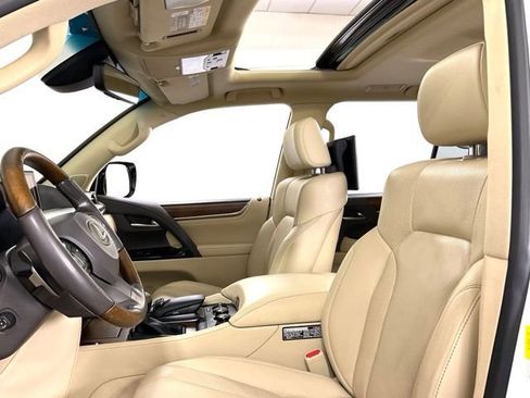 Used 2017 Lexus LX 570 4WD image 35