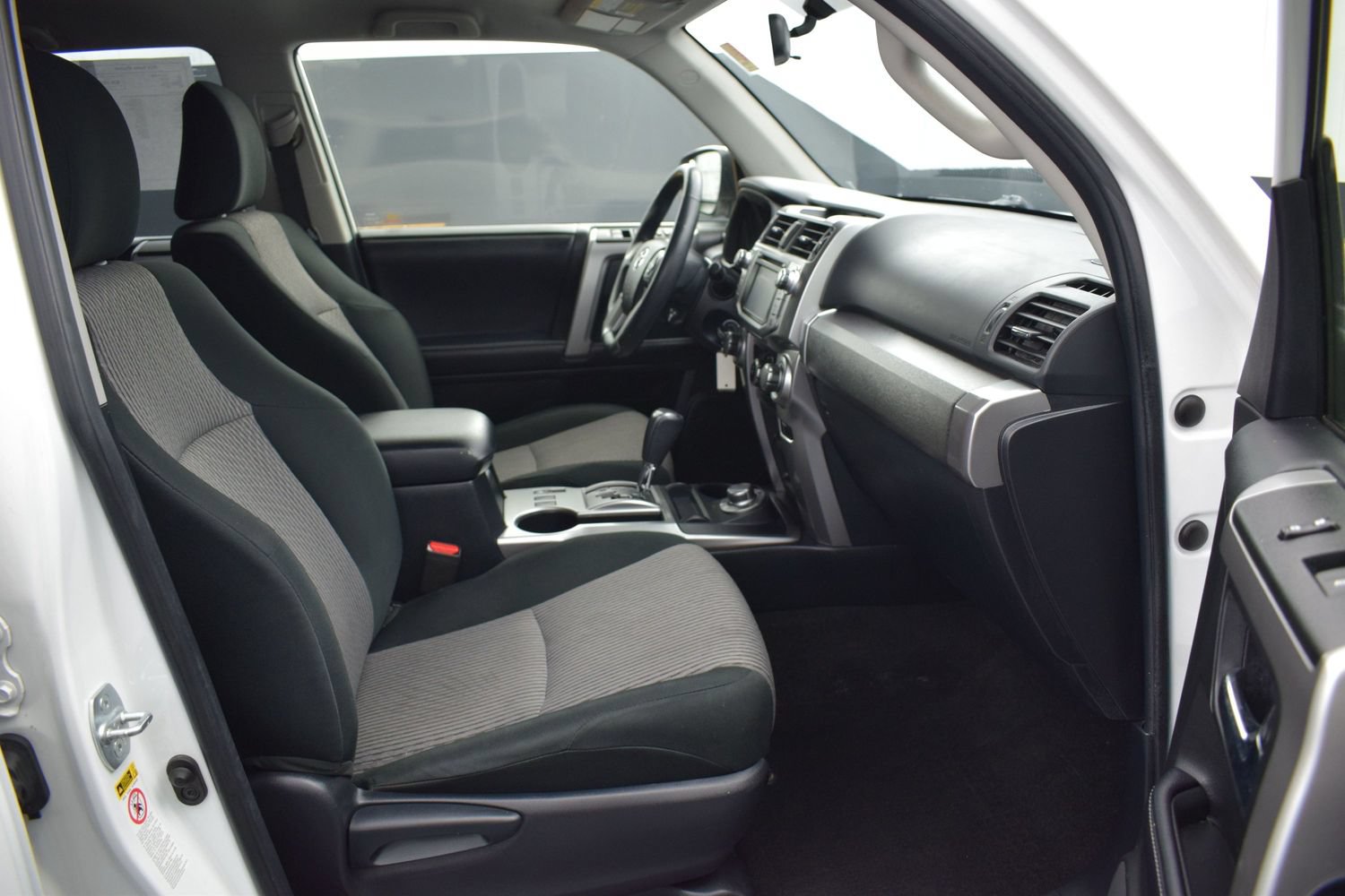 Used 2019 Toyota 4Runner SR5 AWD/4WD image 10