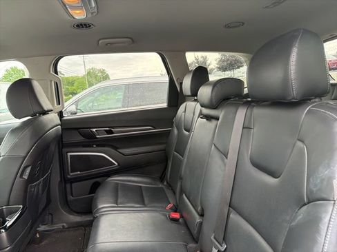 Used 2024 Kia Telluride LX AWD/4WD image 9