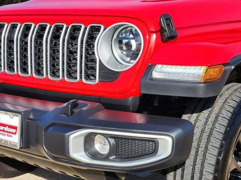 Certified 2025 Jeep Wrangler Sahara image 10