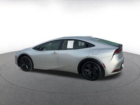 Used 2025 Toyota Prius LE image 10