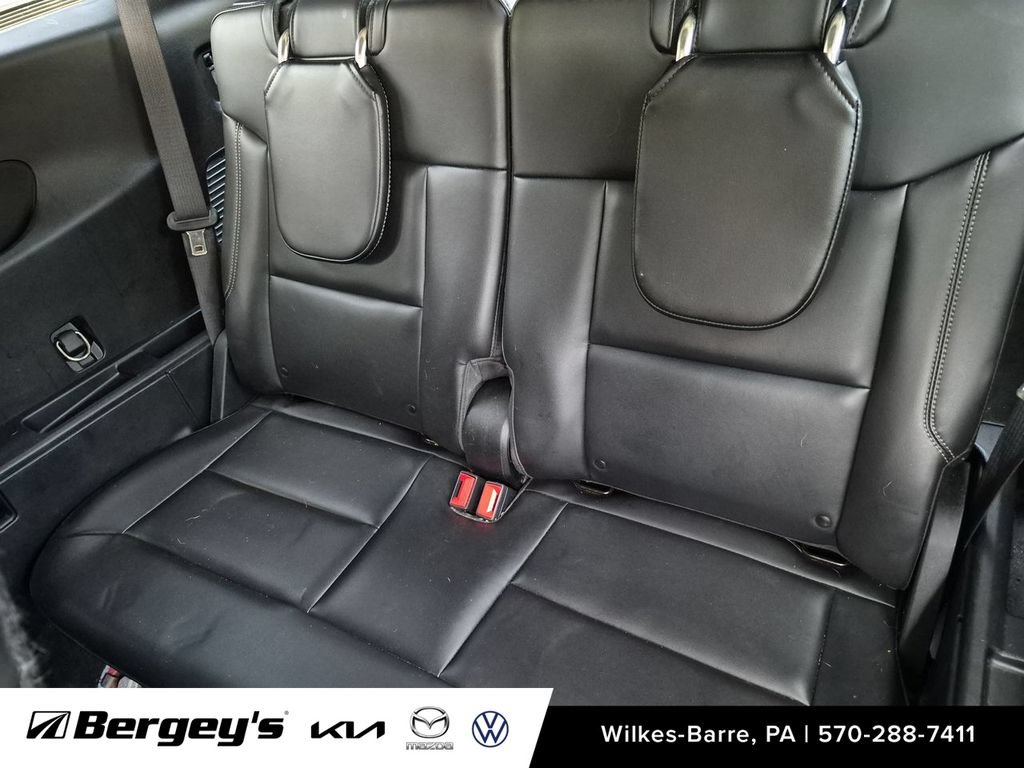 Used 2021 Ford Explorer XLT w/ Equipment Group 202A AWD/4WD image 25
