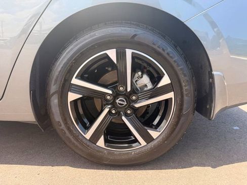 Used 2024 Nissan Sentra SV FWD image 8