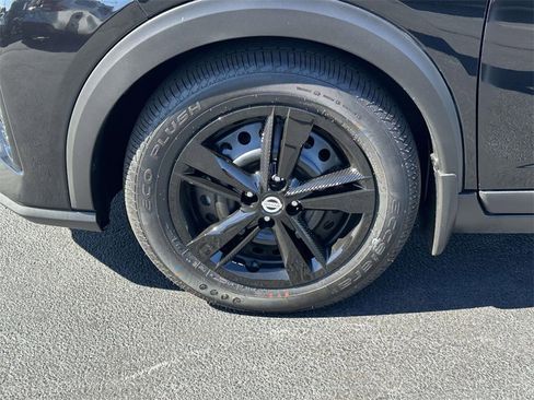 Used 2021 Nissan Kicks S image 27