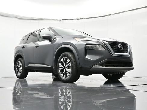 Used 2023 Nissan Rogue SV image 36
