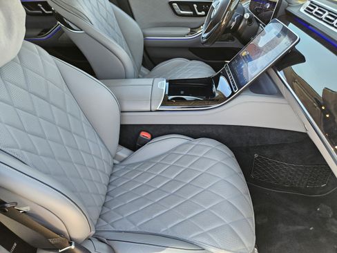 Used 2023 Mercedes-Benz S 580 4MATIC Sedan image 6