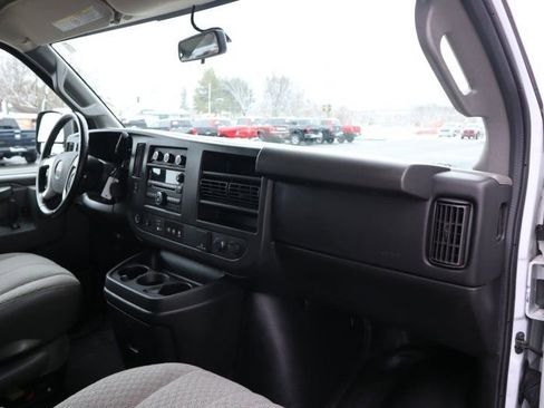 Used 2017 GMC Savana 3500 LS image 17